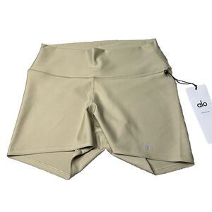ALO Yoga Airlift High Waist Shorts Size Large NWT California Sand Rare